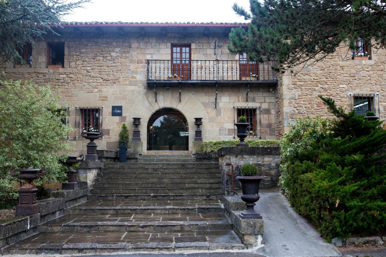 Hotel Luze El Toro Berrioplano Екстериор снимка