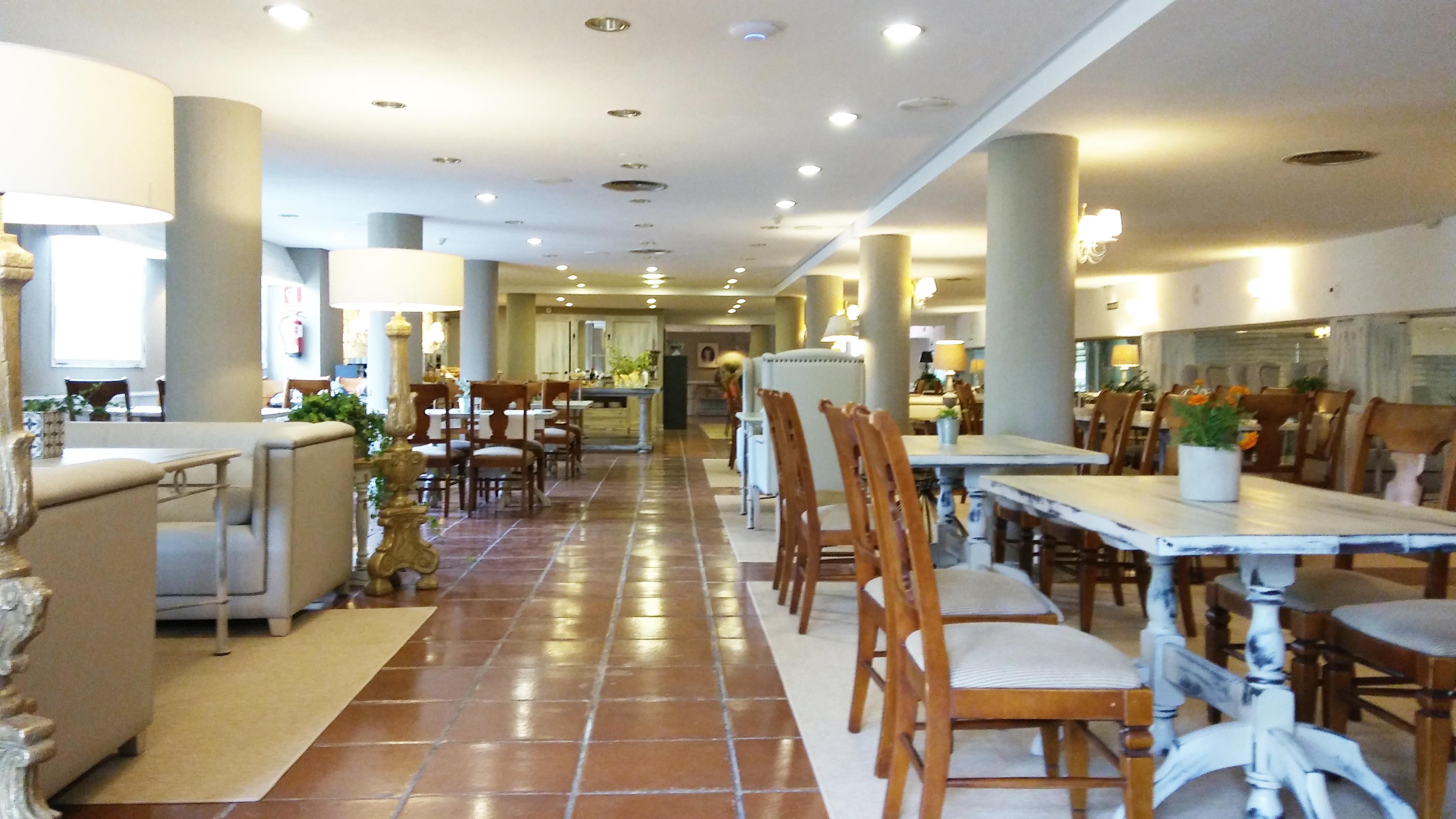 Hotel Luze El Toro Berrioplano Екстериор снимка