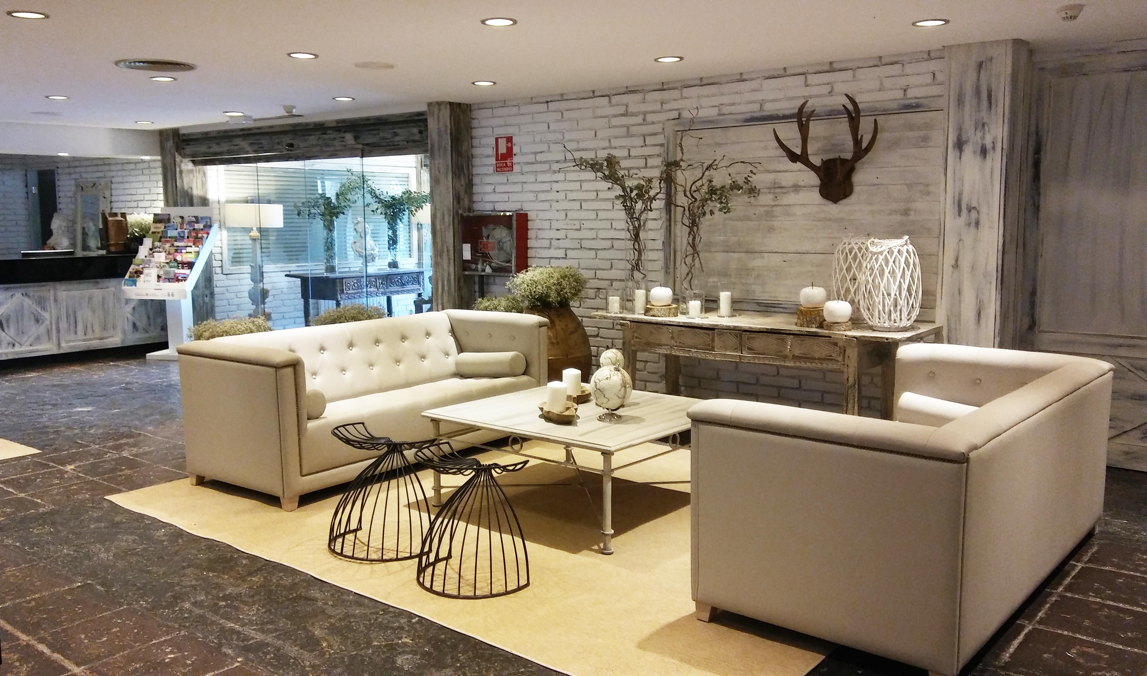 Hotel Luze El Toro Berrioplano Екстериор снимка