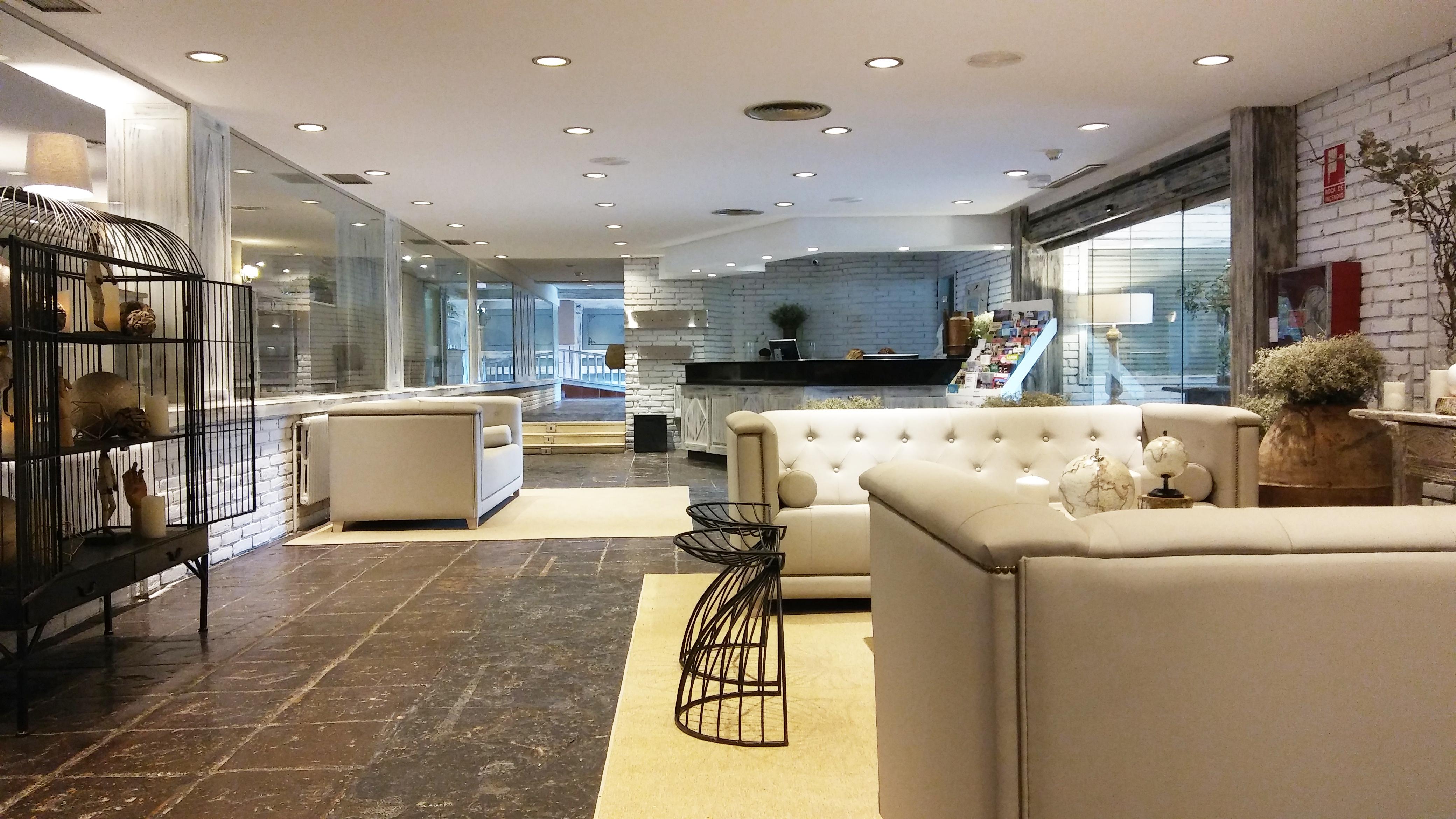 Hotel Luze El Toro Berrioplano Екстериор снимка