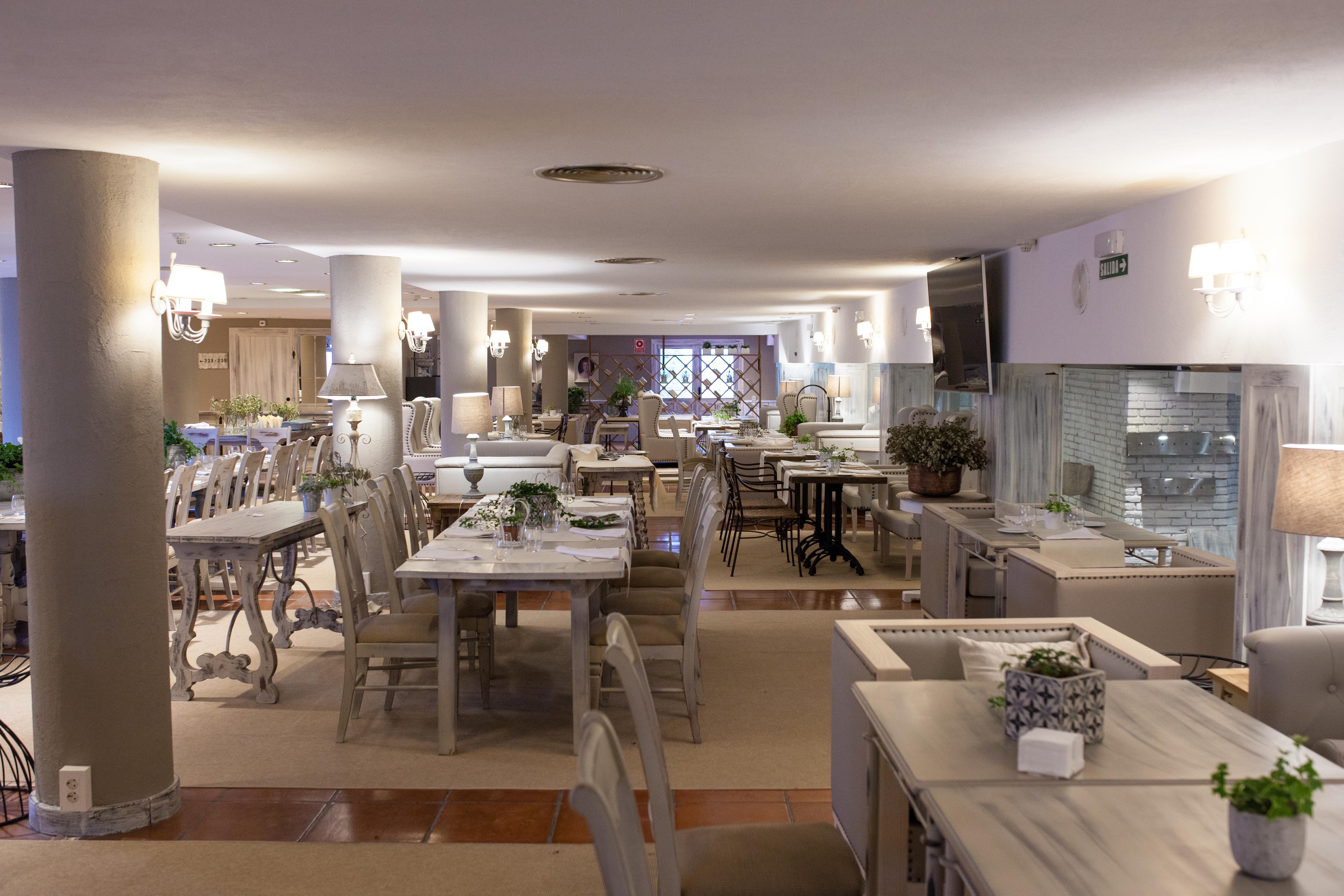 Hotel Luze El Toro Berrioplano Екстериор снимка