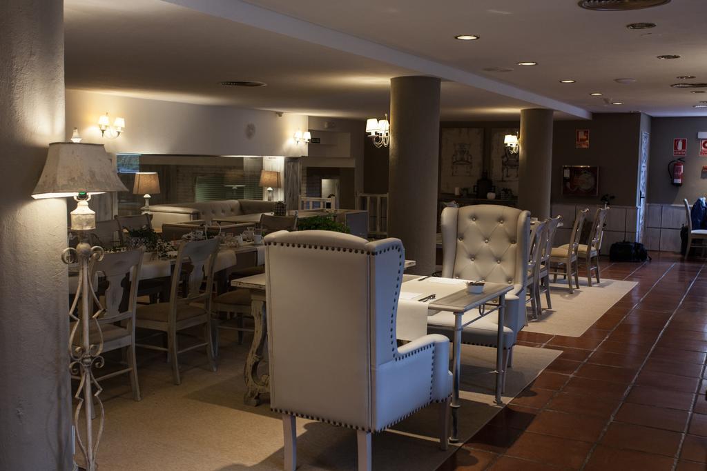 Hotel Luze El Toro Berrioplano Екстериор снимка